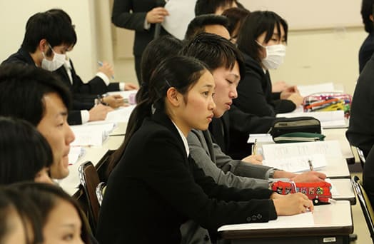 卒業研究発表会(介護福祉士科)