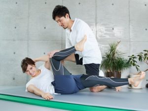 スポーツトレーナーと理学療法士の違いについて