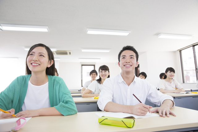 将来性の高い介護業界を目指そう