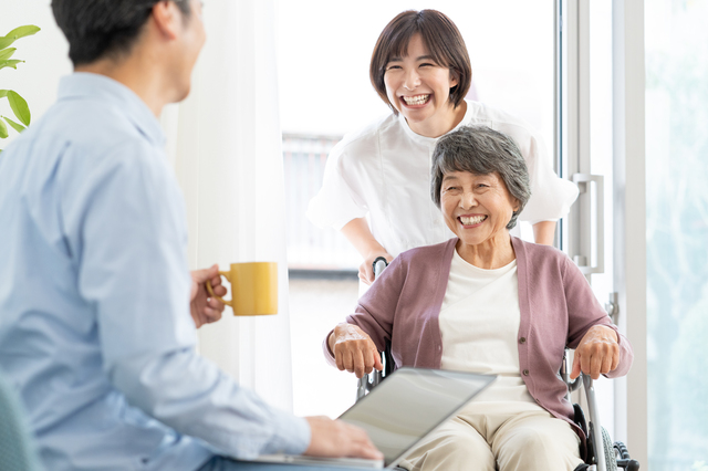 介護職は大変?やりがいや楽しさ、魅力とは。働くメリットを全て解説
