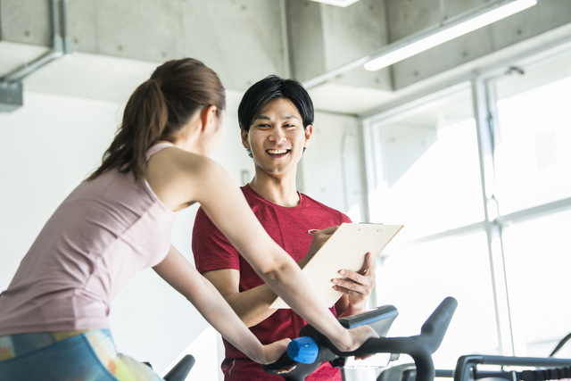 パーソナルトレーナーになるには?目指す方法とおすすめの資格を紹介