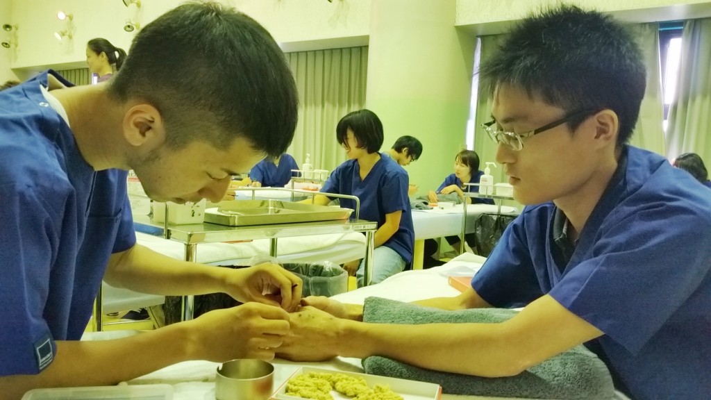 鍼灸　スポーツ　美容　専門　学校　関西　兵庫　神戸　雰囲気