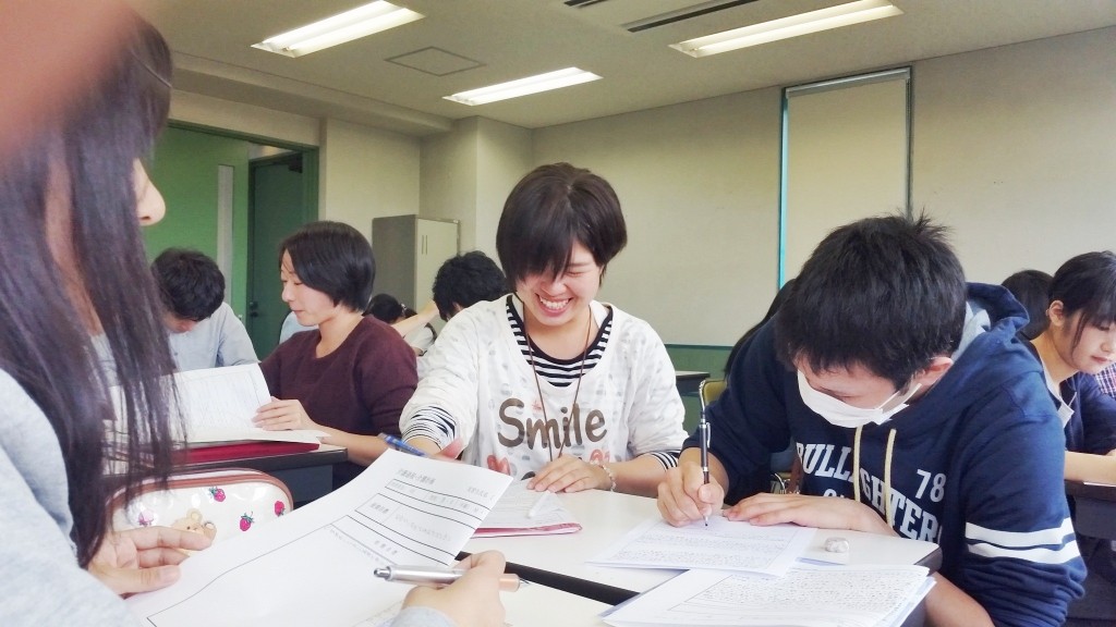 介護　福祉　専門　学校　関西　兵庫　神戸　雰囲気