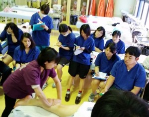 鍼灸　スポーツ　美容　　専門　学校　関西　兵庫　神戸　雰囲気