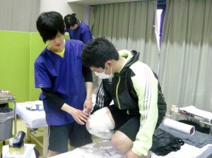スポーツトレーナー　になるため　鍼灸師　を目指す