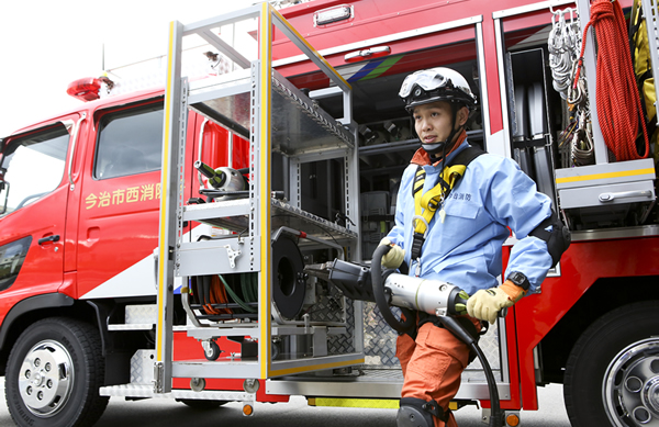 現役消防士スペシャル 救助隊で働く卒業生が来校 神戸医療福祉専門学校