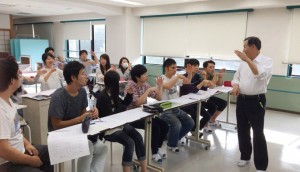 介護　福祉　専門　学校　手話