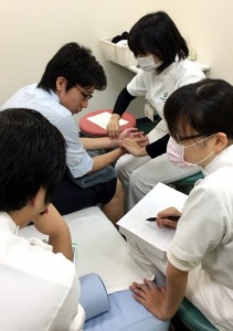 【鍼灸科】３年生★併設鍼灸院での臨床実習