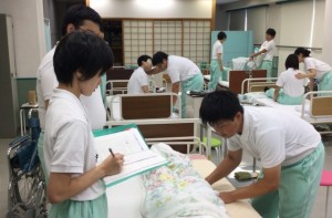 【介護福祉士科】後期の授業が始まりました！