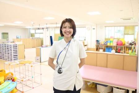 キッチンに立つ女性
AI 生成コンテンツは誤りを含む可能性があります。