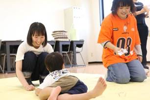 少年, 若い, 子供, 再生 が含まれている画像
AI 生成コンテンツは誤りを含む可能性があります。