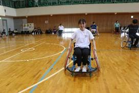 床, 屋内, スポーツ, スポーツゲーム が含まれている画像
AI 生成コンテンツは誤りを含む可能性があります。