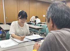 図書館でパソコンを使っている男性

AI 生成コンテンツは誤りを含む可能性があります。