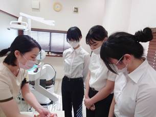 病室にいる人たち

AI 生成コンテンツは誤りを含む可能性があります。