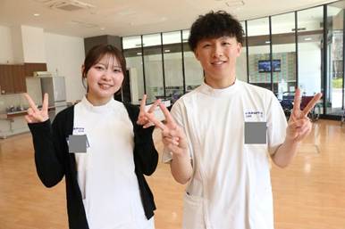 ポーズをとる男性たち

AI 生成コンテンツは誤りを含む可能性があります。